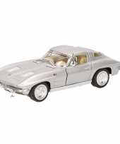 Modelauto chevrolet corvette zilver 13 cm