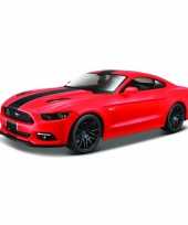 Modelauto ford mustang gt 2015 rood schaal 1 24 20 x 8 x 5 cm